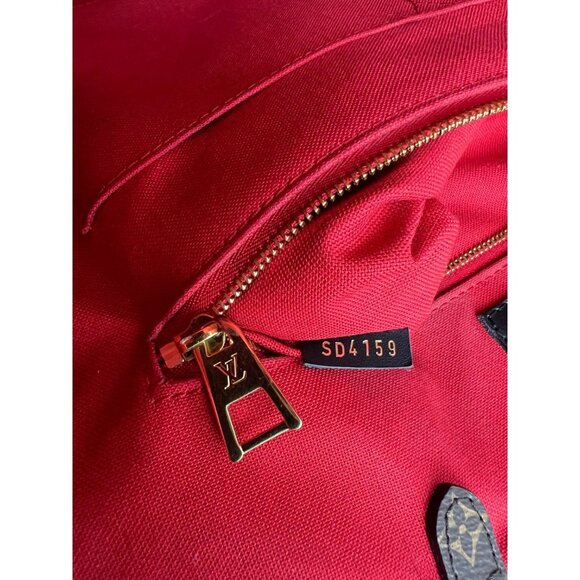 Louis Vuitton ONTHEGO GM Reverse Giant Monogram Tote - Picture 7 of 9